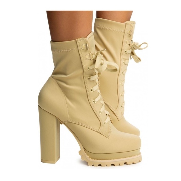 NWT Women’s Liliana Montclair-31 Lace-Up Bootie - Picture 4 of 5